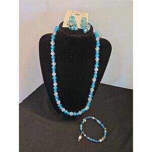 Light Teal, Clear & Silvertone Jewelry Set 16" Necklace, 7" Bracelet & Earrings